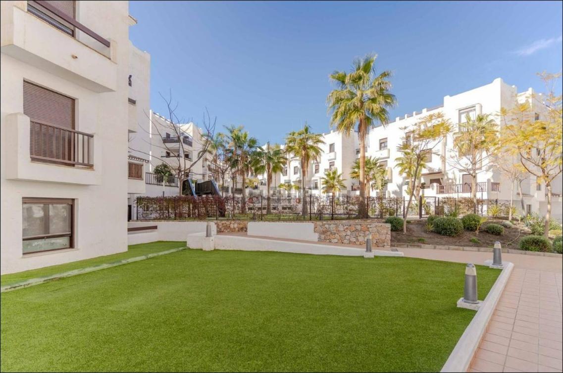 Apartamento En Salobrena Cerca Del Mar - Con Piscina, Gimnasio Y Garaje Exterior photo